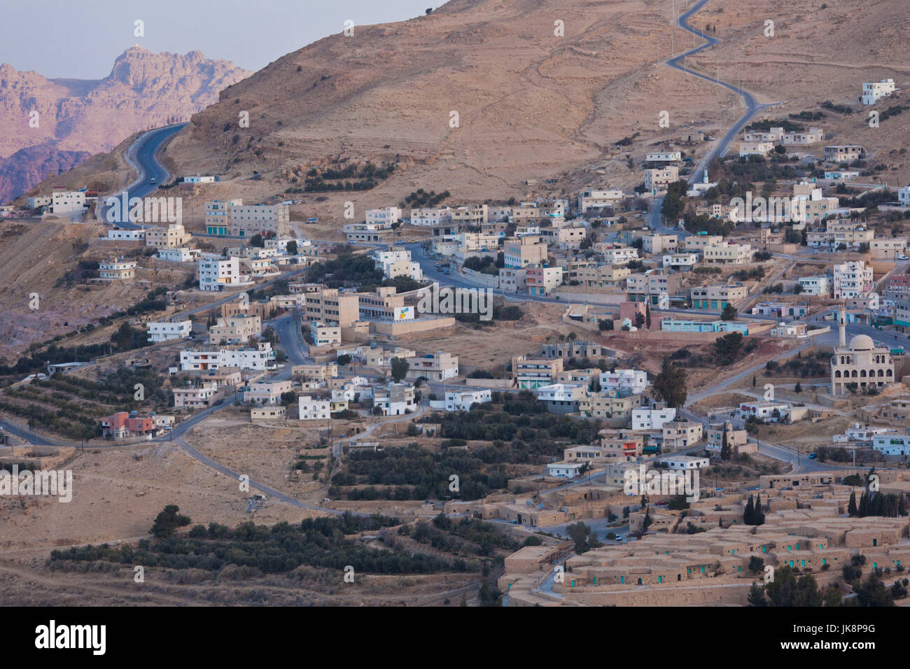 Giordania, Petra-Wadi area Musa, Tayyibeh, panoramica del paese Foto Stock