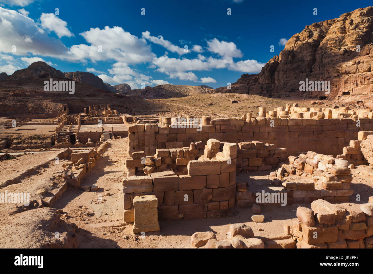 Giordania, Petra-Wadi Musa, Nabatean antica città di Petra, rovine del tempio dei leoni alati Foto Stock