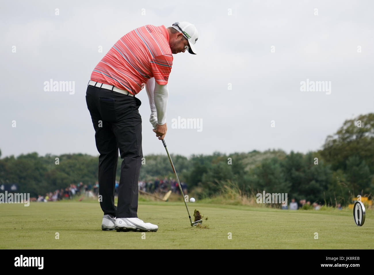 Australia Marc Leishman tees off il 4° durante la terza giornata del Campionato Open 2017 al Royal Birkdale Golf Club, Southport. Stampa foto di associazione. Picture Data: Sabato 22 Luglio, 2017. Vedere PA storia Golf Open. Foto di credito dovrebbe leggere: Andrew Matthews/filo PA. Restrizioni: solo uso editoriale. Uso non commerciale. Immagine ancora utilizzare solo. Il campionato aperto logo e chiaro collegamento al sito web aperto (TheOpen.com) per essere inclusi nel sito web publishing. Chiamate il numero +44 (0)1158 447447 per ulteriori informazioni. Foto Stock