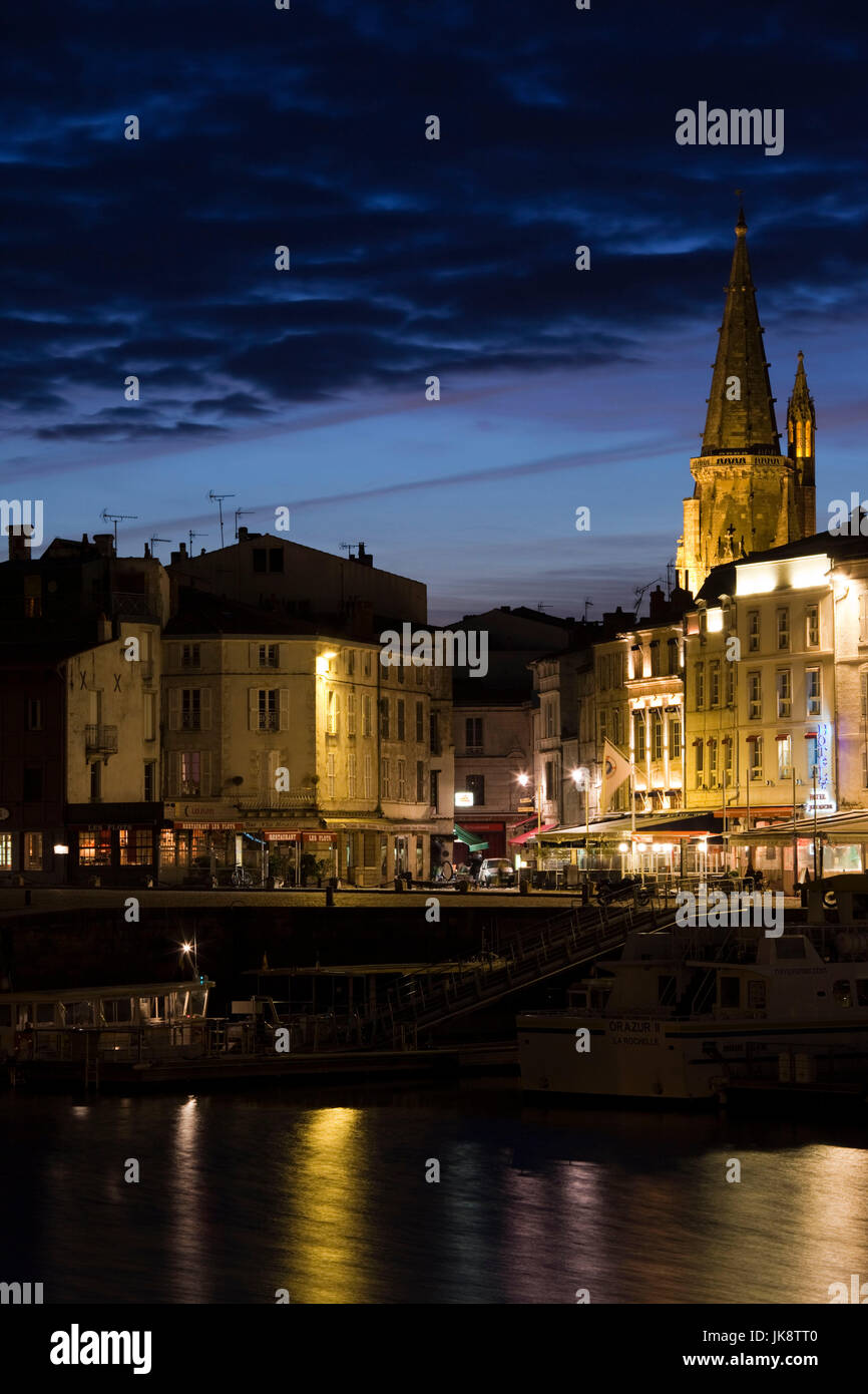 Francia, regione Poitou-Charentes, dipartimento della Charente-Maritime, La Rochelle, Porto Vecchio, sera Foto Stock