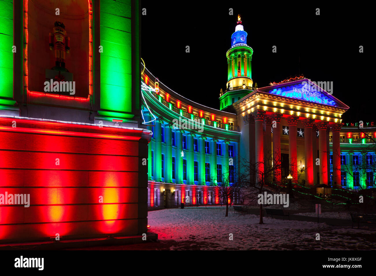 Stati Uniti d'America, Colorado, Denver, Denver City e paese edificio con le luci di Natale Foto Stock