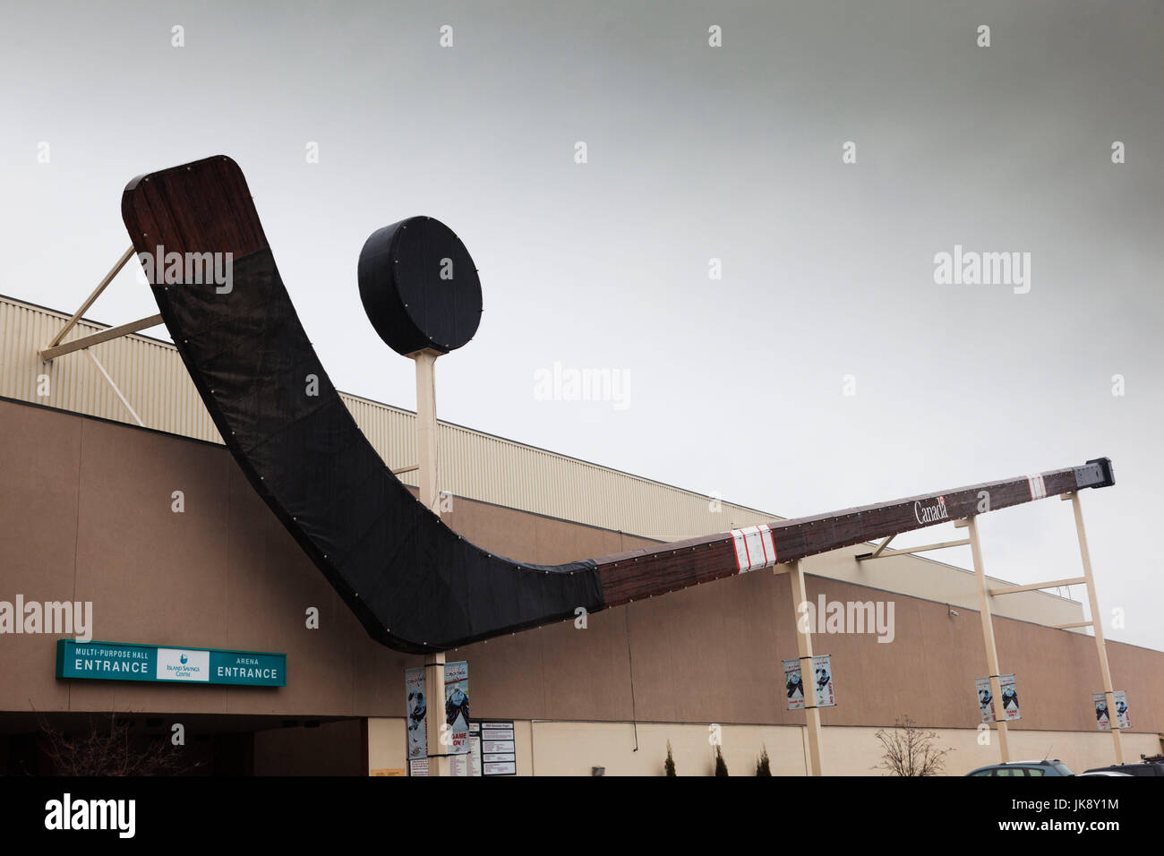 Canada, British Columbia, l'isola di Vancouver, Duncan, mondi più grande mazza da hockey scultura Foto Stock