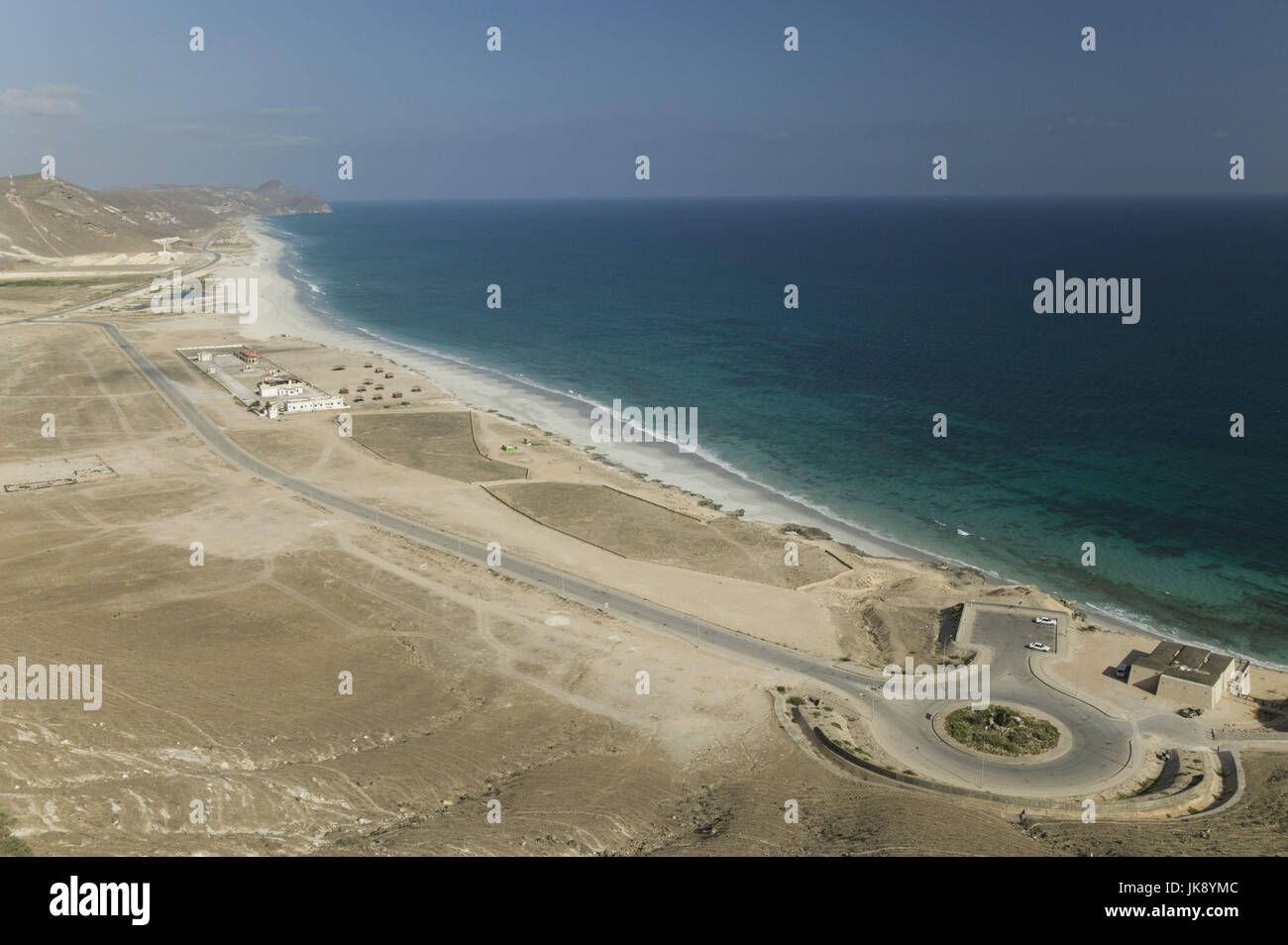 Oman, Regione di Dhofar, Al Mughsail, Sandstrand, Luftaufnahme, Foto Stock