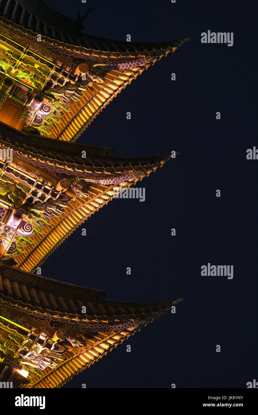 Cina, Provinz Yunnan, Dali, Altstadt, Wuhua Lou, Tor, Turm, beleuchtet, dettaglio Wenxian Lu, Abend, Foto Stock