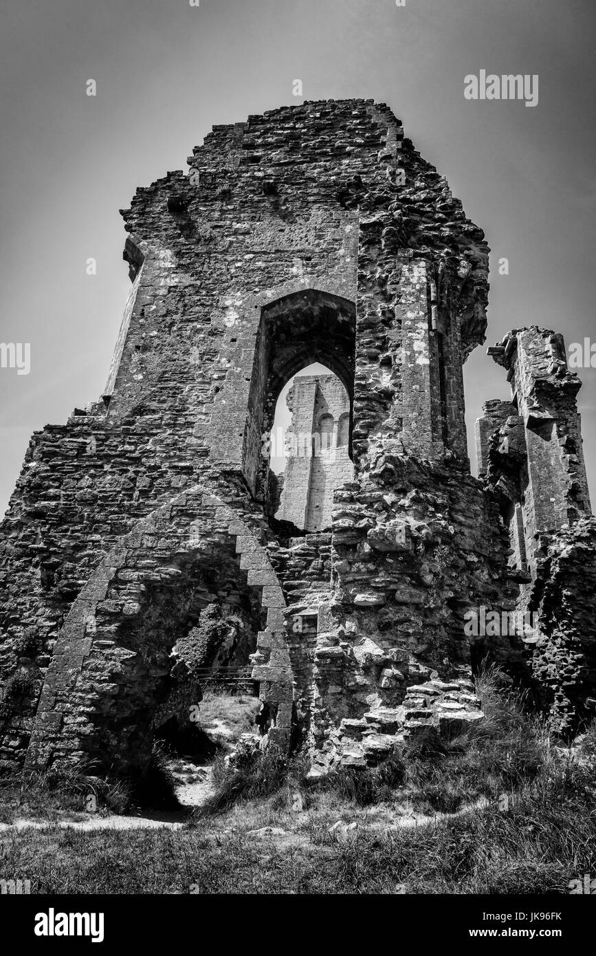 Le rovine di Corfe Castle, vicino a Swanage Foto Stock