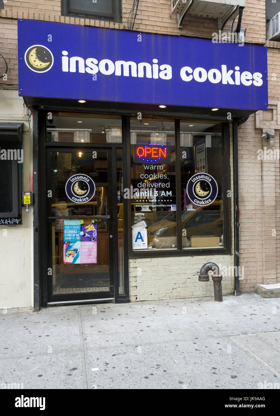 L'esterno dell'insonnia Cookies, una panetteria nell'East Village che è specializzata nella fornitura di biscotti caldi fino alle 3 del mattino. Foto Stock