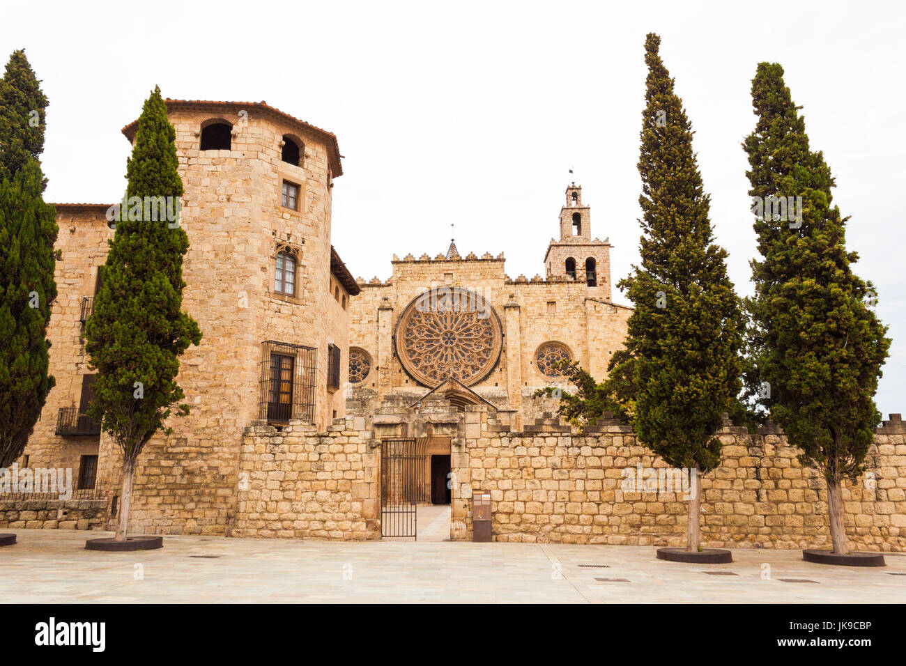 Monastero benedettino costruito in stile romanico di Sant Cugat, Spagna Foto Stock