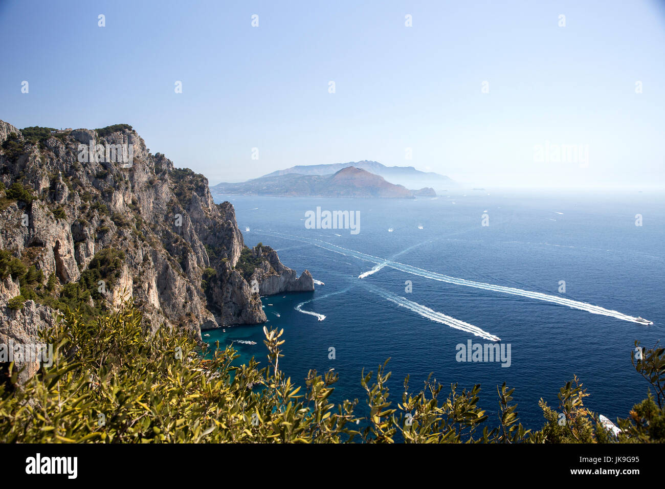 Vista verso la baia di Napoli da Capri Foto Stock