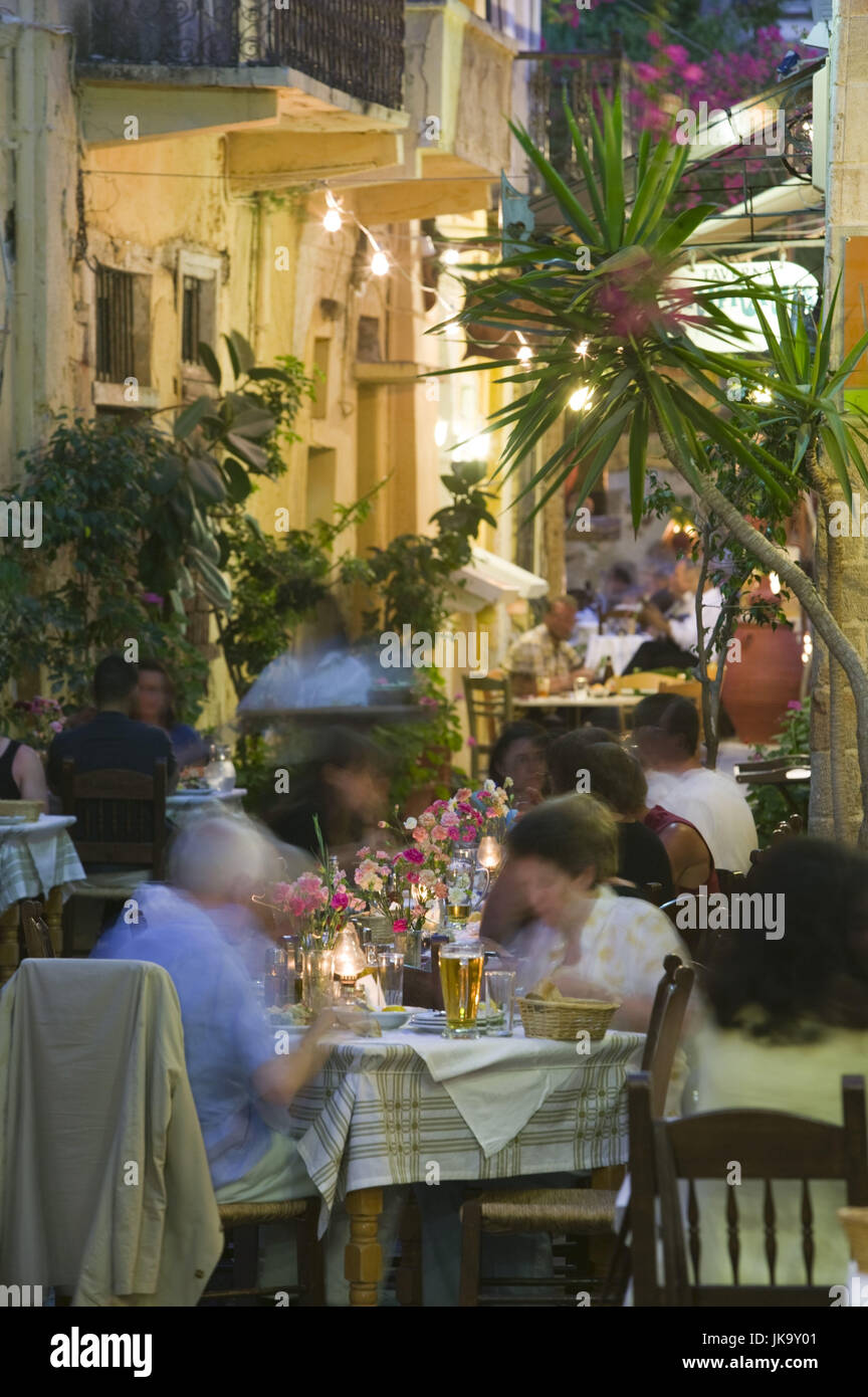 Griechenland, Kreta, Chania, Theotokopoulos-Straße, ristorante, Gäste, Abend, Foto Stock
