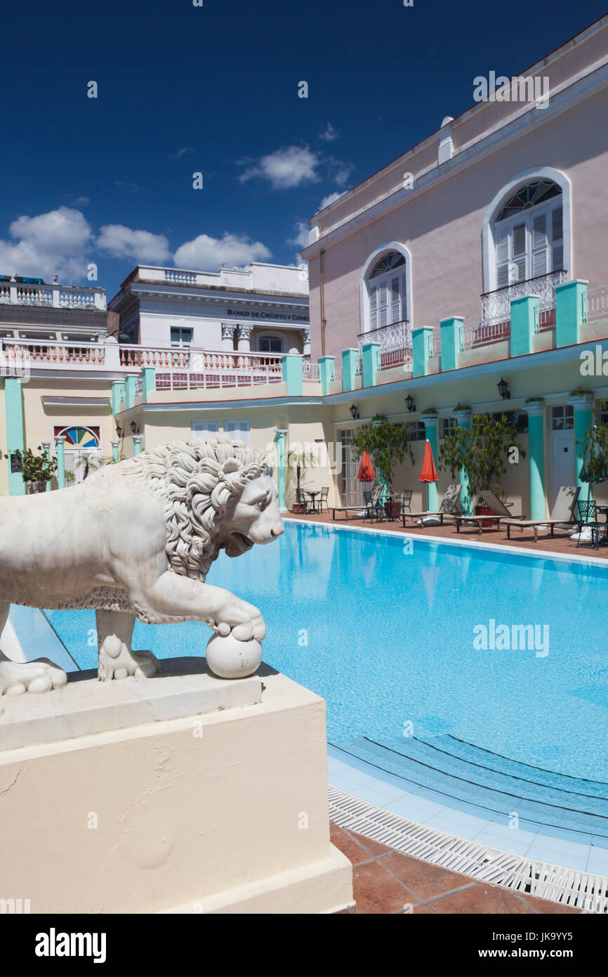 Cuba, Cienfuegos province, Cienfuegos, Hotel la Union, piscina Foto Stock