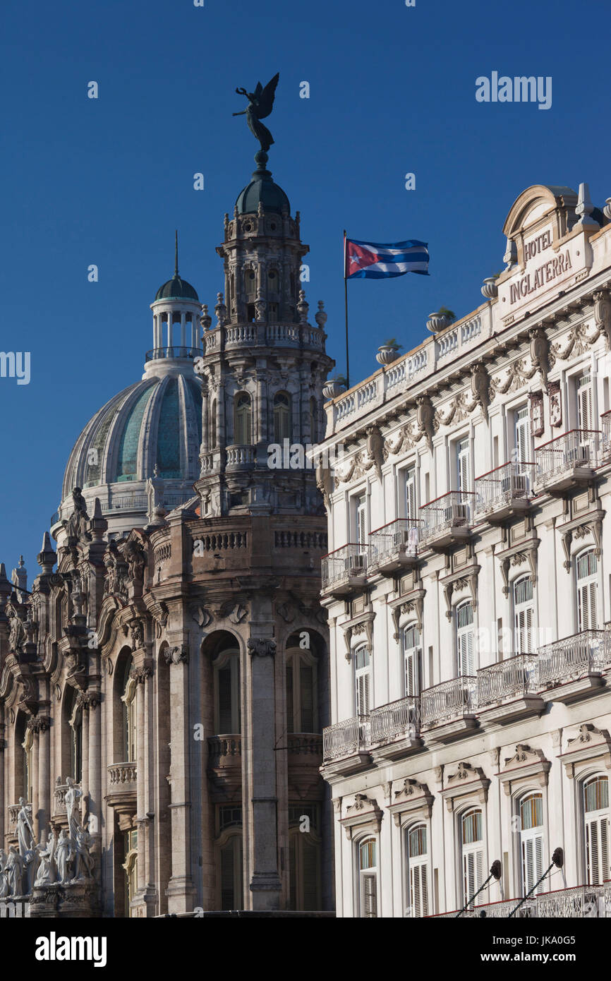 Cuba, La Habana, La Habana Vieja, cupola del Capitolio Nacional, Gran Teatro de la Habana e Hotel Inglaterra Foto Stock
