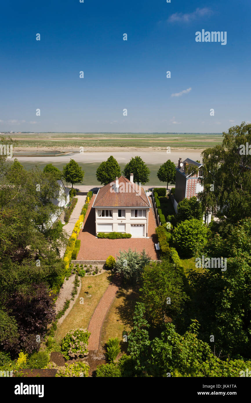 Francia, regione Piccardia, dipartimento della Somme, St-Valery sur Somme, Somme Bay Resort town, vista in elevazione della casa mediante la Baie de Somme Foto Stock