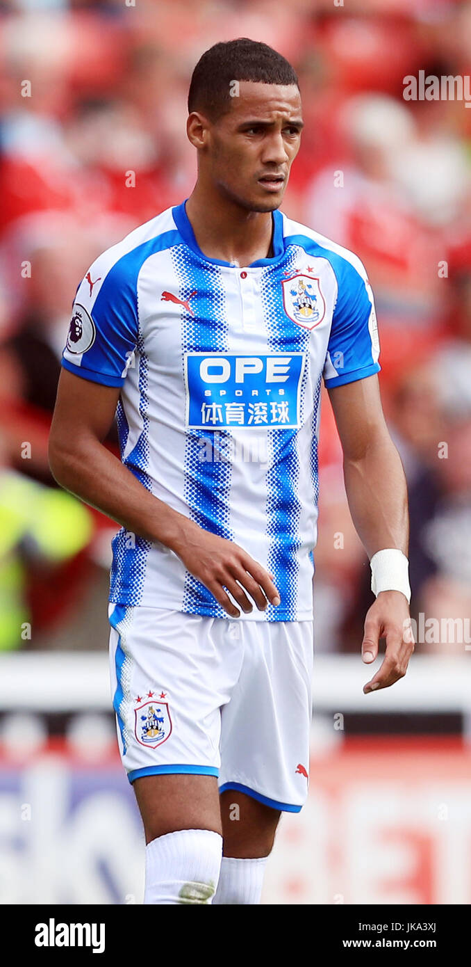 Tom Ince di Huddersfield Town durante la partita di amicizia pre-stagione a Oakwell, Barnsley. PREMERE ASSOCIAZIONE foto. Data immagine: Sabato 22 luglio 2017. Vedi PA storia CALCIO Barnsley. Il credito fotografico dovrebbe essere: Danny Lawson/PA Wire. RESTRIZIONI: Nessun utilizzo con audio, video, dati, elenchi di apparecchi, logo di club/campionato o servizi "live" non autorizzati. L'uso in-match online è limitato a 75 immagini, senza emulazione video. Nessun utilizzo nelle scommesse, nei giochi o nelle pubblicazioni di singoli club/campionati/giocatori. Foto Stock