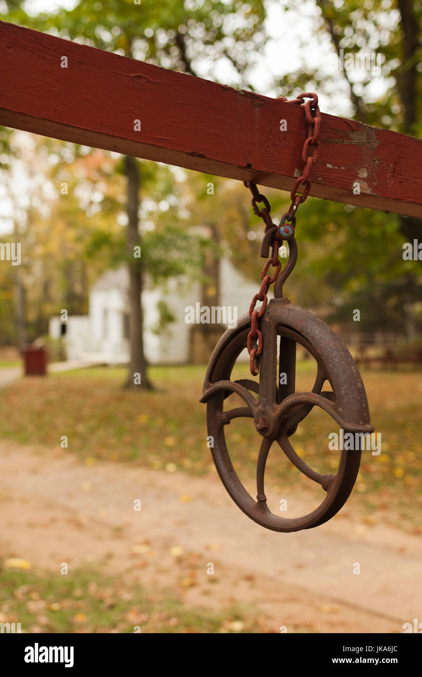 Stati Uniti d'America, Oklahoma, Tahlequah-Park Hill, Cherokee Heritage Centre, Nativi Americani Cherokee Nation Museum, Adams angolo villaggio rurale, e puleggia Foto Stock