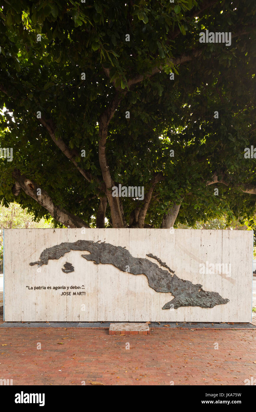 Stati Uniti d'America, Florida, Miami, Little Havana, Calle Ocho, SW 8th Street, monumento a Jose Marti, padre di indipendenza cubana Foto Stock