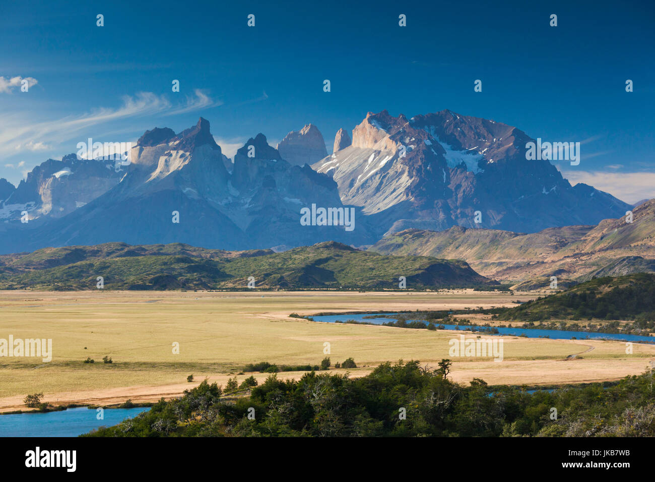 Il Cile, regione di Magallanes, Parco Nazionale Torres del Paine, Villa paesaggio Serrano Foto Stock