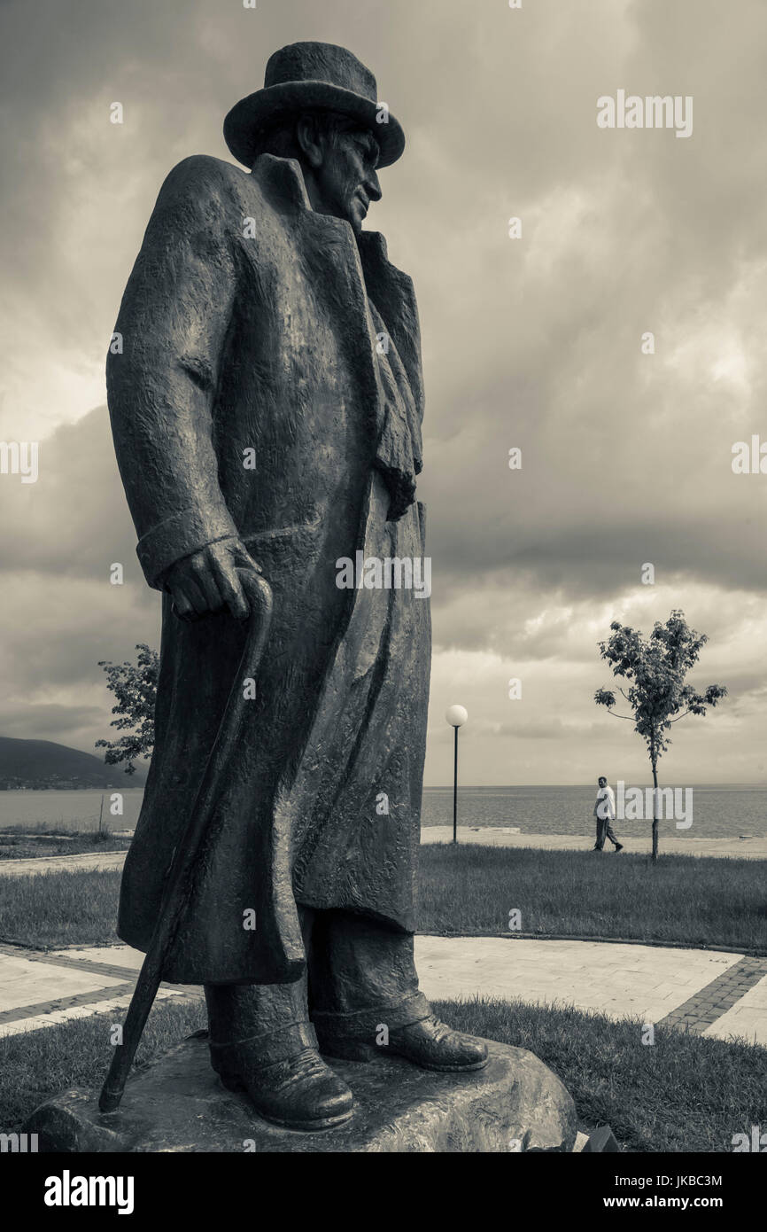 L'Albania, il lago di Ohrid-zona, Pogradec, statua di Lasgush Poradeci, albanese poeta e mistico Foto Stock