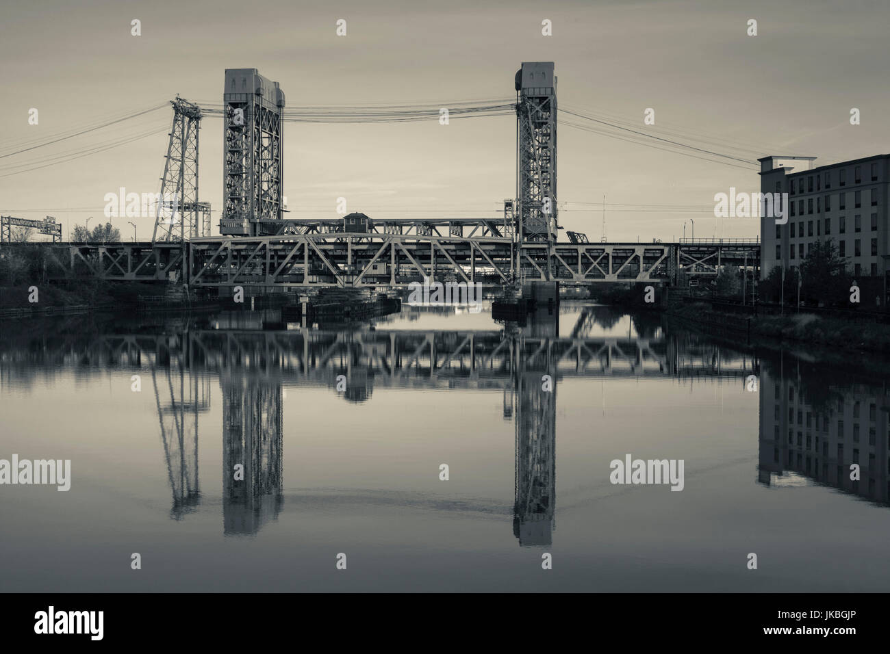 Stati Uniti d'America, New Jersey Newark, ponte ferroviario, Passaic River, mattina Foto Stock