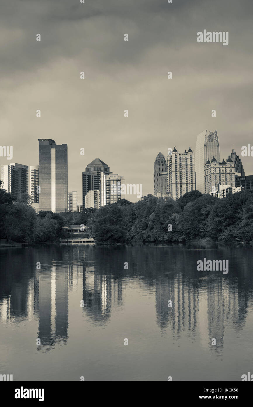Stati Uniti d'America, Georgia, Atlanta, skyline della città da Piedmont Park Foto Stock