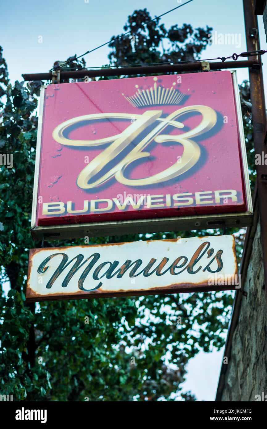 Stati Uniti d'America, Georgia, Atlanta, segno per il famoso Manuel's Tavern bar Foto Stock