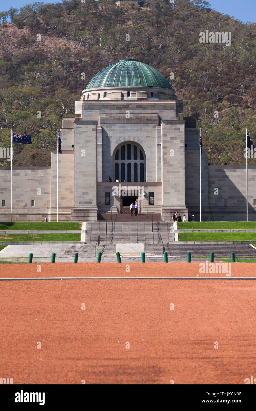 Australia, Territorio della Capitale Australiana, ACT, Canberra, Australian War Memorial, da Anzac Parade Foto Stock