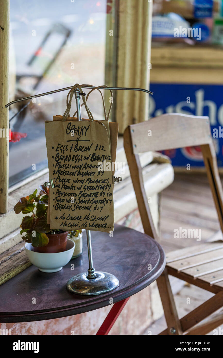 Australia, Victoria, VIC, Daylesford, il tavolo del menu della colazione, brekky Foto Stock