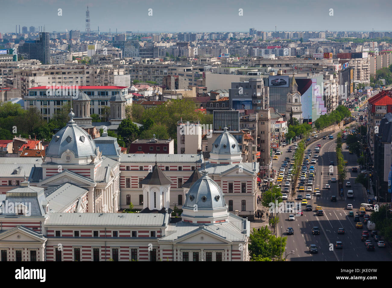 La Romania, Bucarest, Piata Universitatii, Coltea e ospedale lungo Boulevard IC Bratianu, vista in elevazione Foto Stock