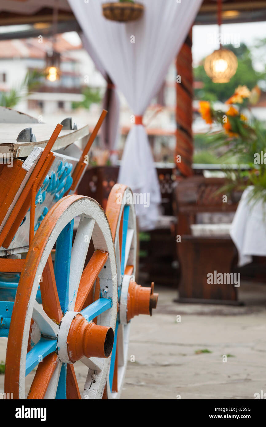 La Bulgaria, la costa del Mar Nero, Nesebar, ristorante esterno patio Foto Stock