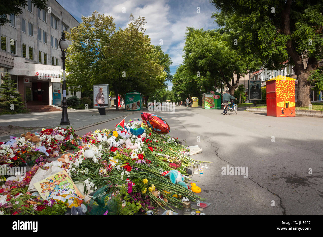 La Bulgaria, centrale Monti, Stara Zagora, street memorial per bambino lungo Tsar Simeon Veliki Street Foto Stock