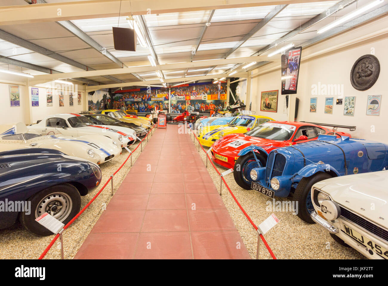 La sala del Motor Sport in Haynes International Motor Museum, Sparkford, Somerset, Inghilterra, Regno Unito Foto Stock