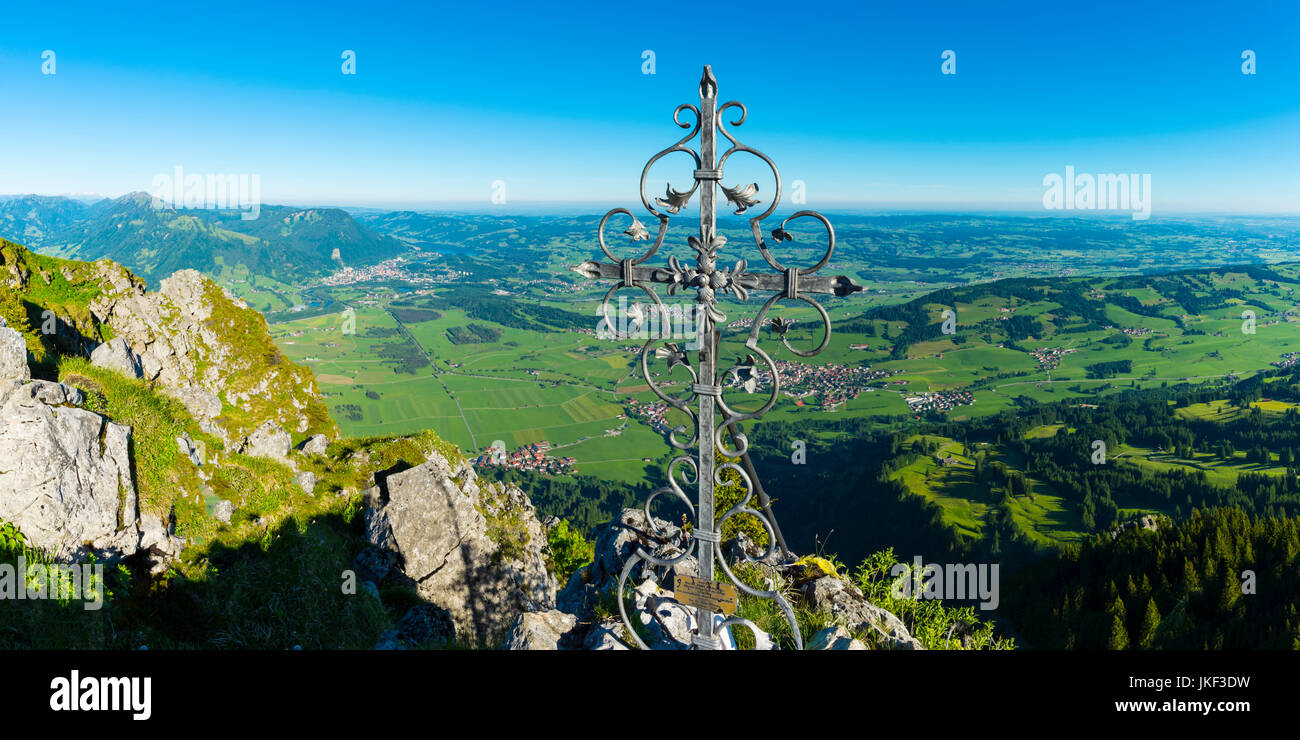 Gipfelkreuz auf dem Gruenten, 1738m, Illertal, Allgaeuer Alpen, Oberallgaeu, Allgaeu, Bayern, Deutschland, Europa Foto Stock