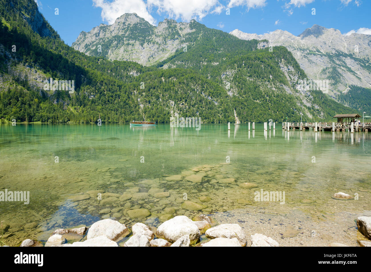 Il lago di Königssee da Salet imbarcadero, Alta Baviera, Baviera, Germania, Europa Foto Stock
