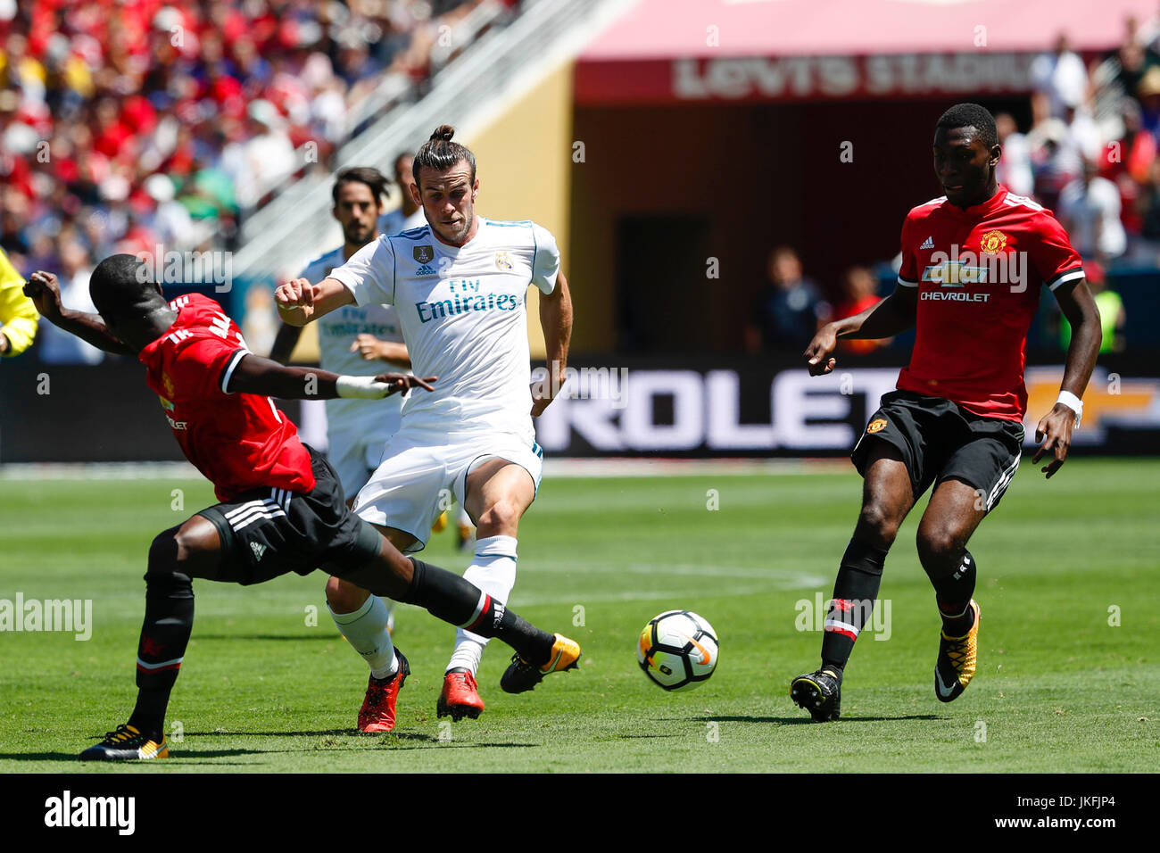 Santa Clara, Stati Uniti d'America. 23 Luglio, 2017. Eric Bailly (3) il Manchester United player. Gareth Bale (11) del Real Madrid in player.INTERNATIONAL Champions Cup tra Real Madrid vs manchester united match amichevole a Levi's Stadium di Santa Clara, California, USA, luglio 23, 2017 . Credito: Gtres Información más Comuniación on line,S.L./Alamy Live News Foto Stock