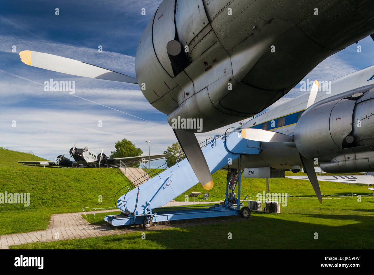 In Germania, in Baviera, Monaco di Baviera, l'Aeroporto Internazionale di Monaco, anni cinquanta-ser, compagnie aeree Lufthansa Lockheed Constellation aereo di linea Foto Stock