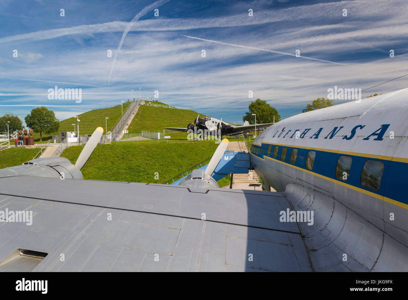 In Germania, in Baviera, Monaco di Baviera, l'Aeroporto Internazionale di Monaco, anni cinquanta-ser, compagnie aeree Lufthansa Lockheed Constellation aereo di linea Foto Stock