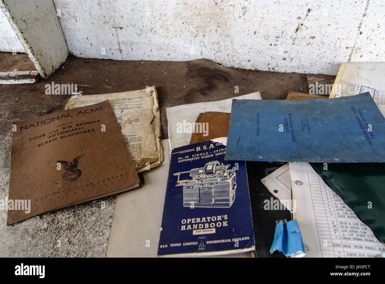 Vecchia auto manuali trovati presso la vecchia MG Rover fabbrica di automobili a Longbridge, Birmingham, UK nel 2007. Foto Stock