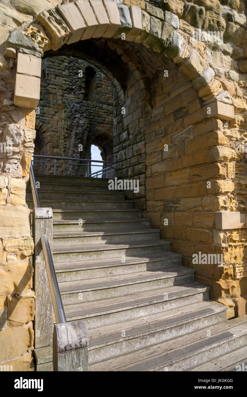 Passaggi in entrata al castello di mantenere al Castello di Scarborough, North Yorkshire, Inghilterra. Foto Stock