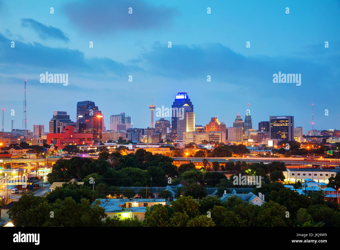 San Antonio, TX cityscape di sera Foto Stock