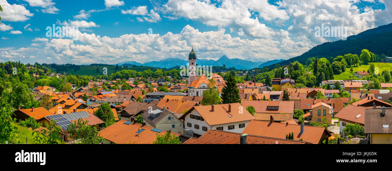 Nesselwang, Allgaeu, dahinter die Allgaeuer Alpen, Bayern, Deutschland, Europa Foto Stock