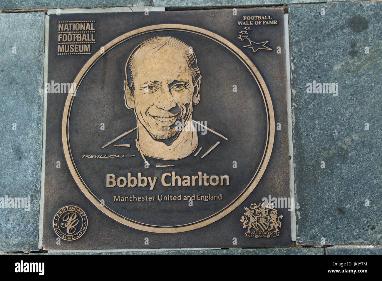 Bobby Charlton targa di bronzo al Museo Nazionale del Calcio Calcio Walk of Fame (Manchester, Inghilterra) Foto Stock