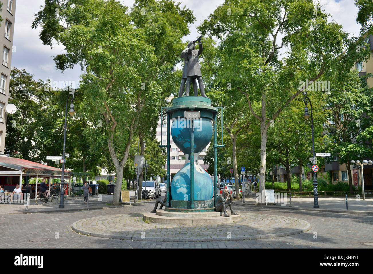 Monumento ?'Doppelter Admiral', Admiralstrasse, Krizevac, Berlino, Germania, Denkmal 'Doppelter Admiral', Kreuzberg, Deutschland Foto Stock