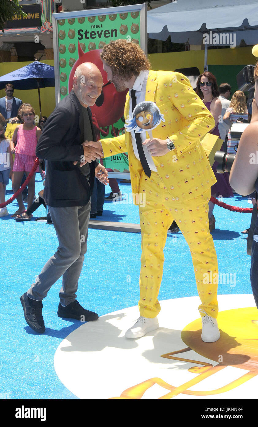 Los Angeles, California, USA. 23 Luglio, 2017. 23 luglio 2017 - Los Angeles, California USA - attore Patrick Stewart, attore TJ Miller al ''Il filmato Emoji'' Premiere detenute al Regency Theatre, Westwood, CA. Credito: Paolo Fenton/ZUMA filo/Alamy Live News Foto Stock