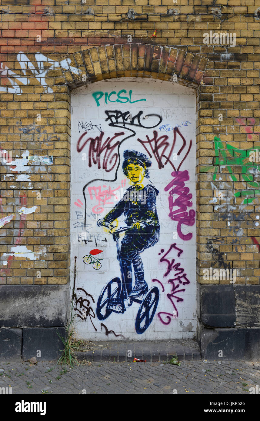 Graffiti, Yorckstrasse, Krizevac, Berlino Kreuzberg, Deutschland Foto Stock