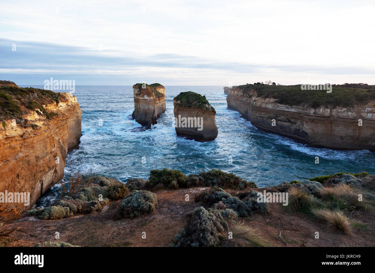 Wide-Angle vista serale di Loch Ard Gorge, Parco Nazionale di Port Campbell, Victoria, Australia Foto Stock