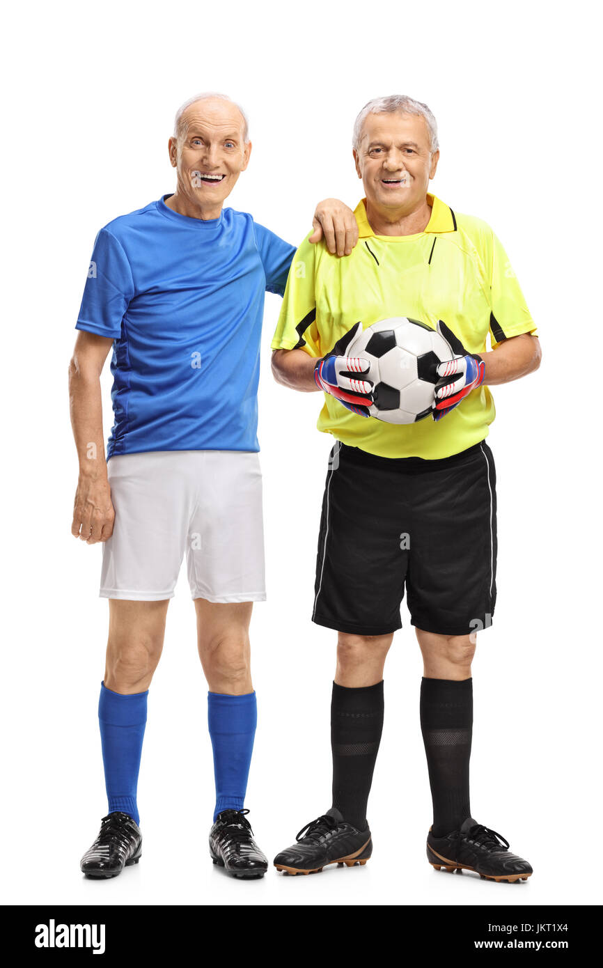 A piena lunghezza Ritratto di un anziano giocatore di calcio e un portiere isolati su sfondo bianco Foto Stock