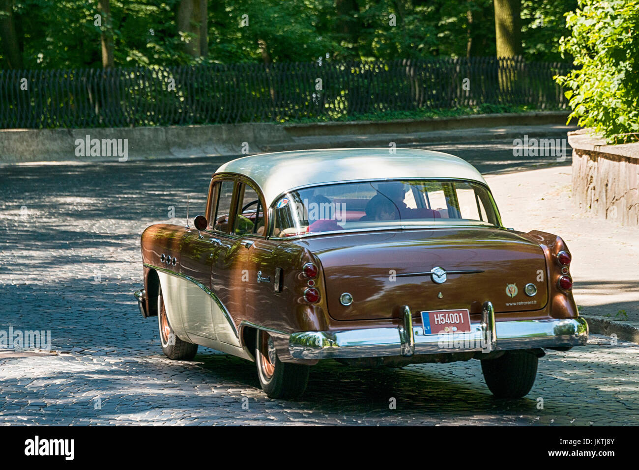 Lviv, Ucraina - 4 giugno 2017:Vecchio retrò Buick auto speciali di assunzione di partecipazione in gara Leopolis grand prix 2017, Ucraina. Foto Stock