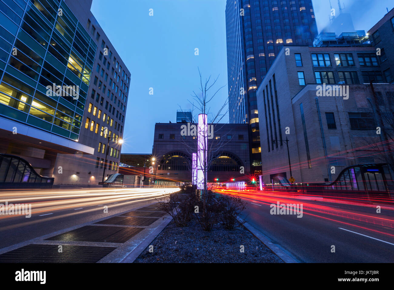 Il traffico sul Congresso Parkwy in Chicago. Chicago, Illinois, Stati Uniti d'America. Foto Stock