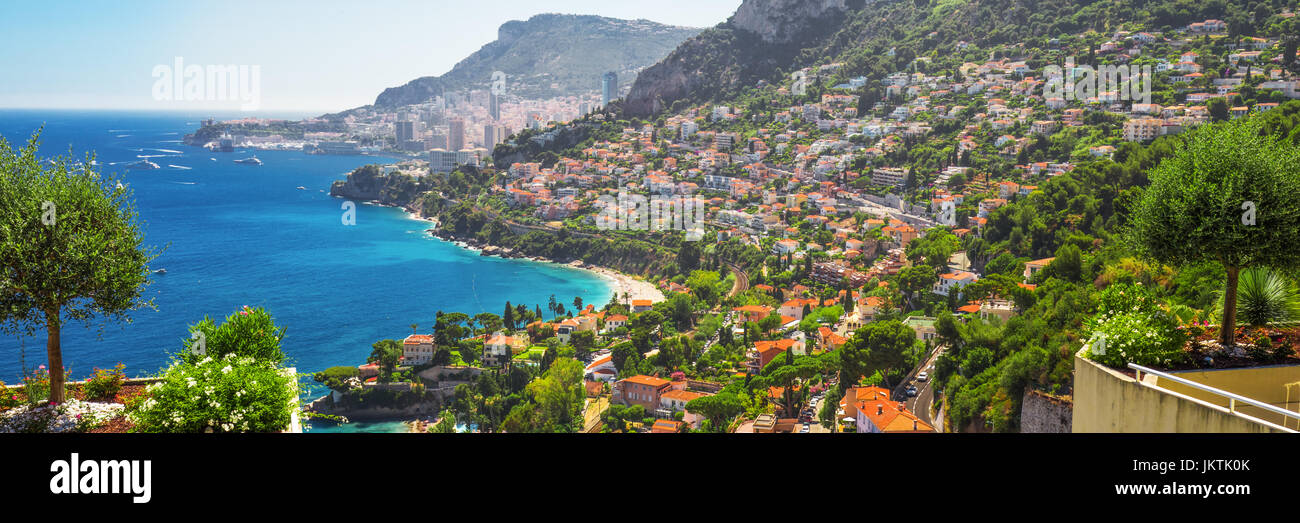 Vista di Monte Carlo e a Monaco da roquebrune cap martin, french riviera, in Francia, in Europa. Foto Stock