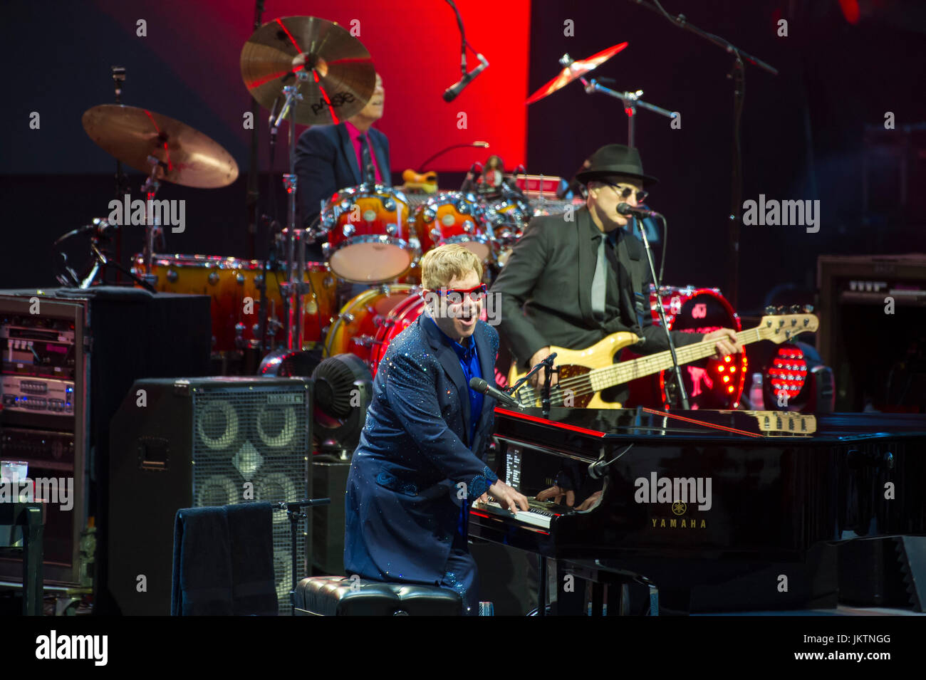 Sir Elton John in concerto in Opera Lesna in Sopot, Polonia. 9 luglio 2017 © Wojciech Strozyk / Alamy Stock Photo Foto Stock