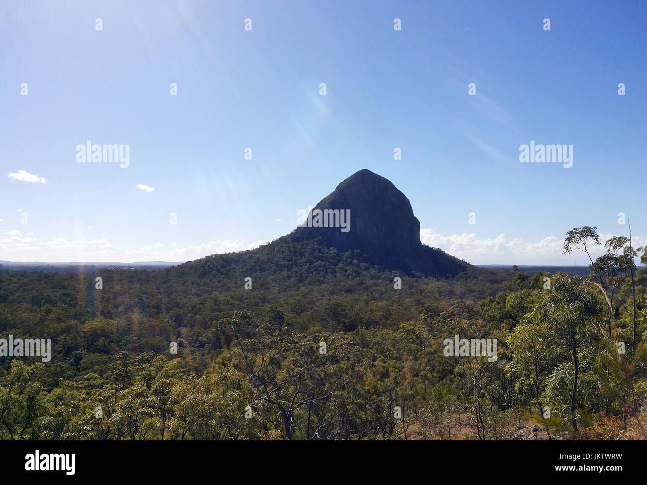 Australian vulcanica Tibberoowuccum plug in casa di vetro montagne, Sunshine Coast, Queensland, Australia. Foto Stock